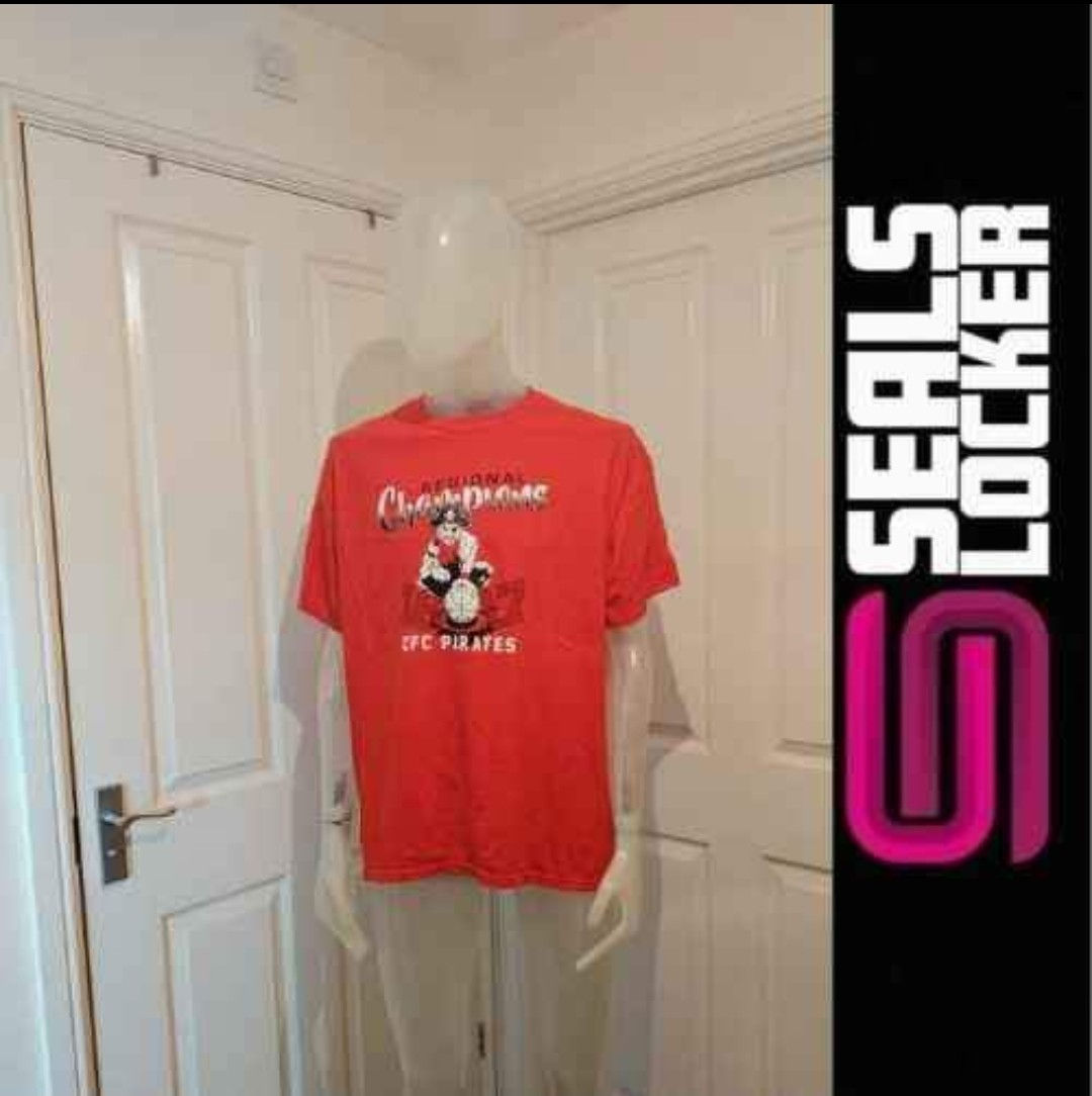 Mens Oversized Regional Champions CFC Pirates Short Sleeve Red T-Shirt L