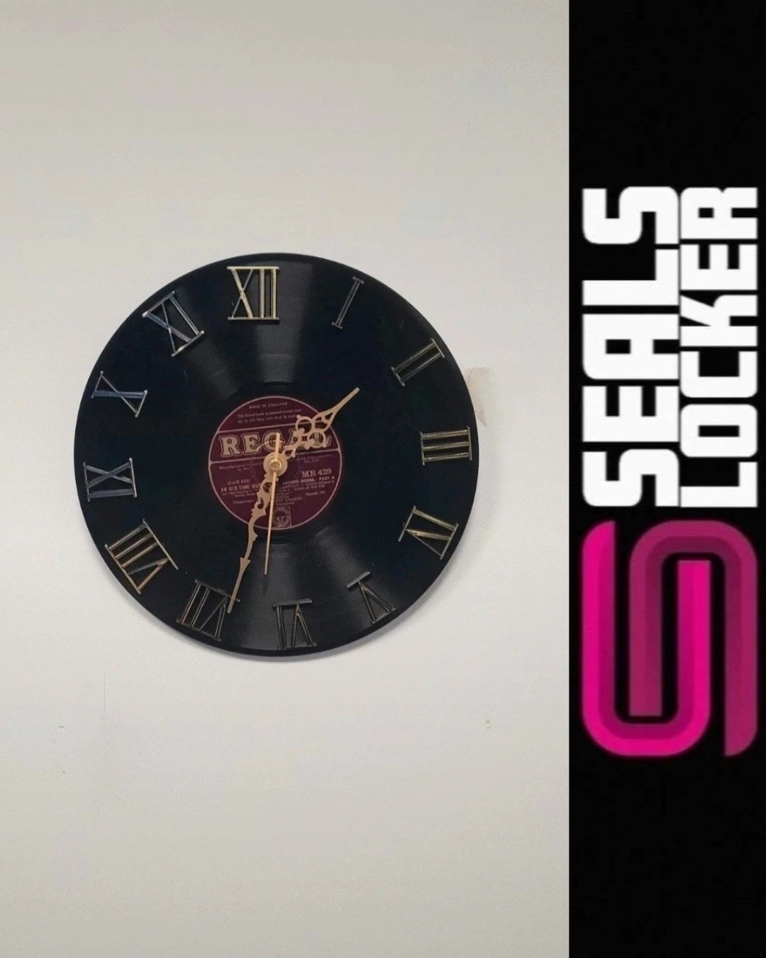 Handmade Gramophone Record Clock