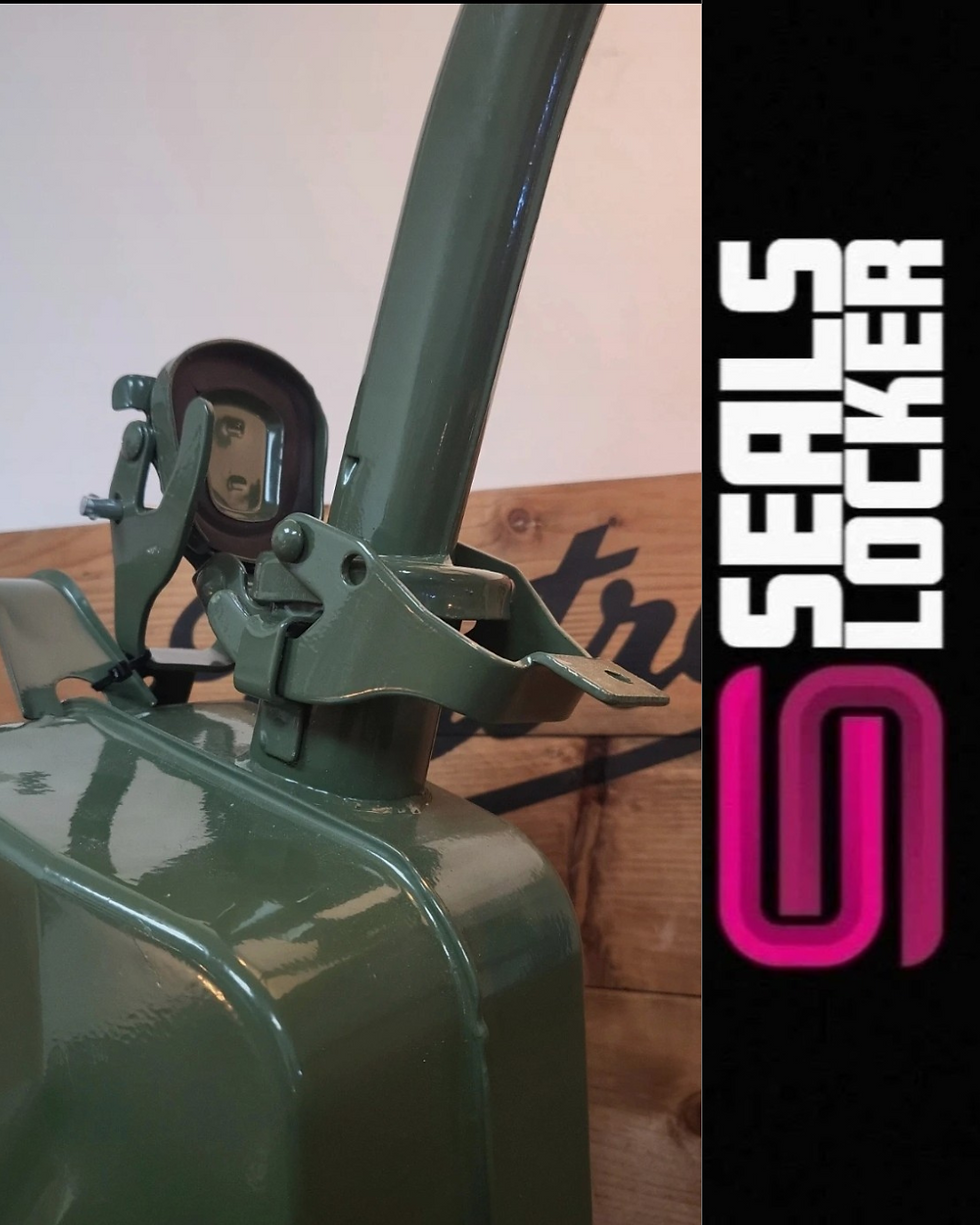 Thumbnail: Upcycled Handmade 5 Litre Green Jerry Can Light
