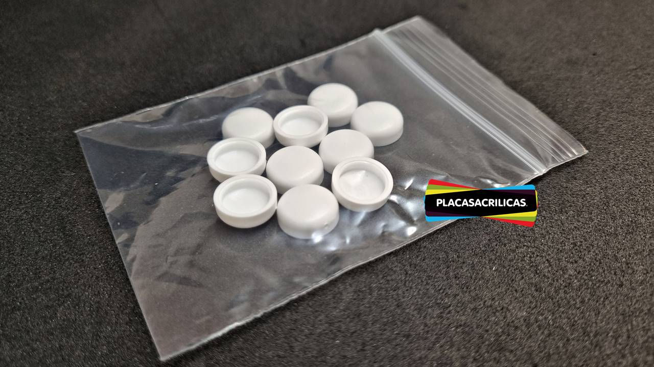 Pack tapones para matrícula BLANCO tipo CLICK. 10 units