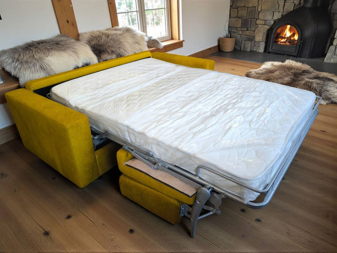 Rozkládací pohovka na časté komfortní spaní s integrovanou matrací 140cm širokou a 18cm vysokou,  délka lůžka 200cm  ARON-MAGnum SofaBed