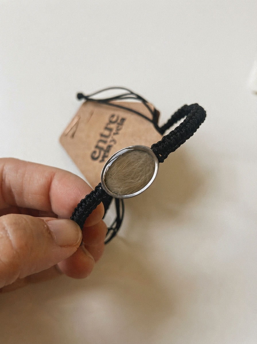 Miniatura: pulsera macramé oval de acero con pelo de mascota