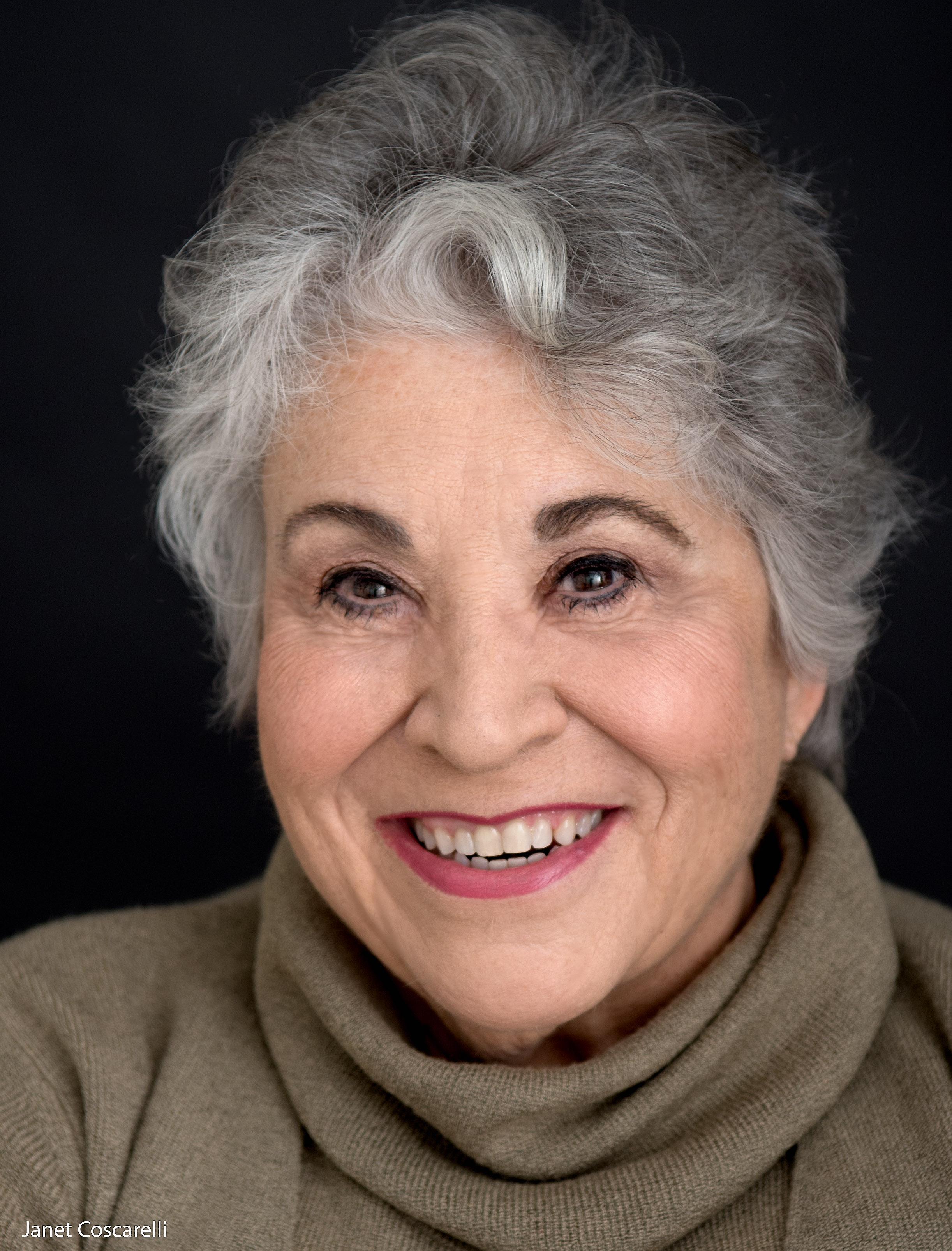 Janet Coscarelli (Ouiser)