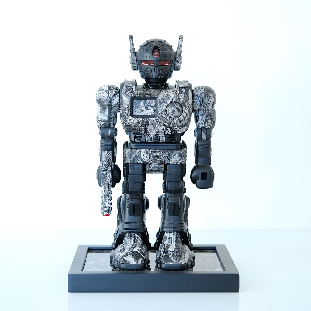Robot art toy Dark Side face