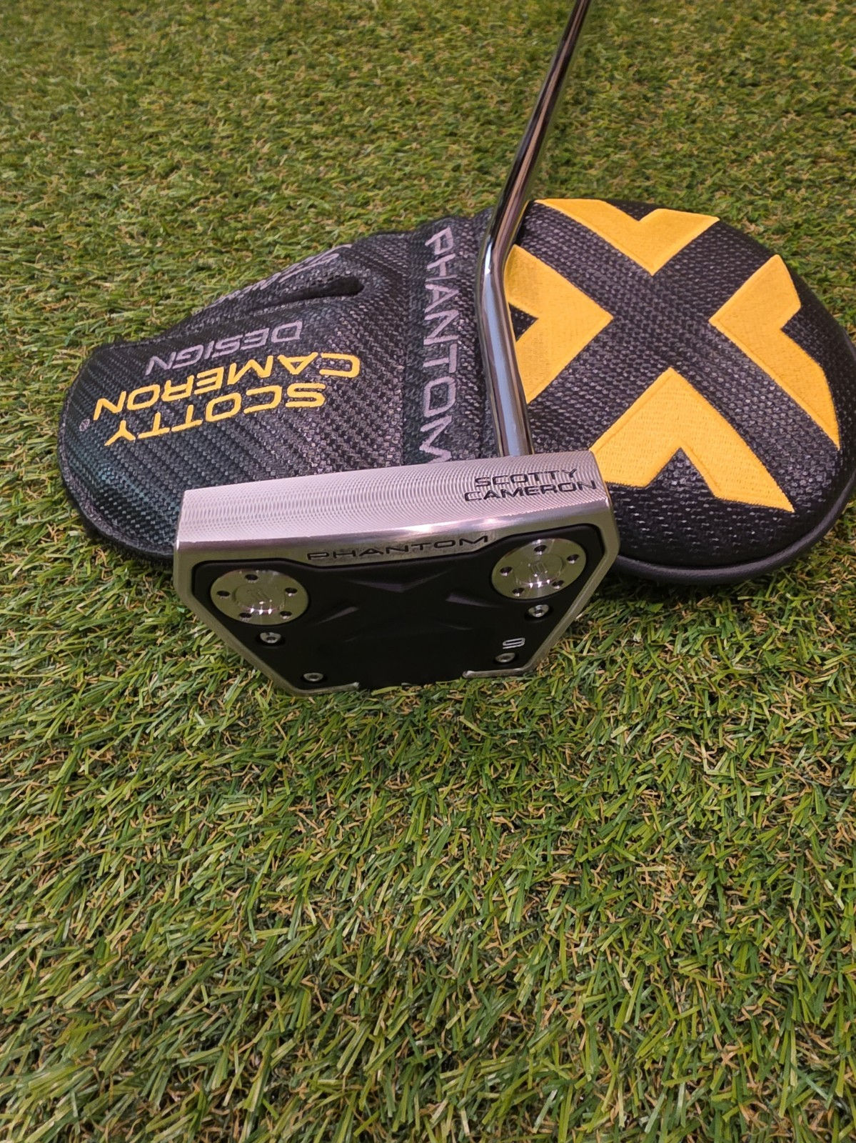 Used Scotty Cameron Phantom X 9 * Minty*
