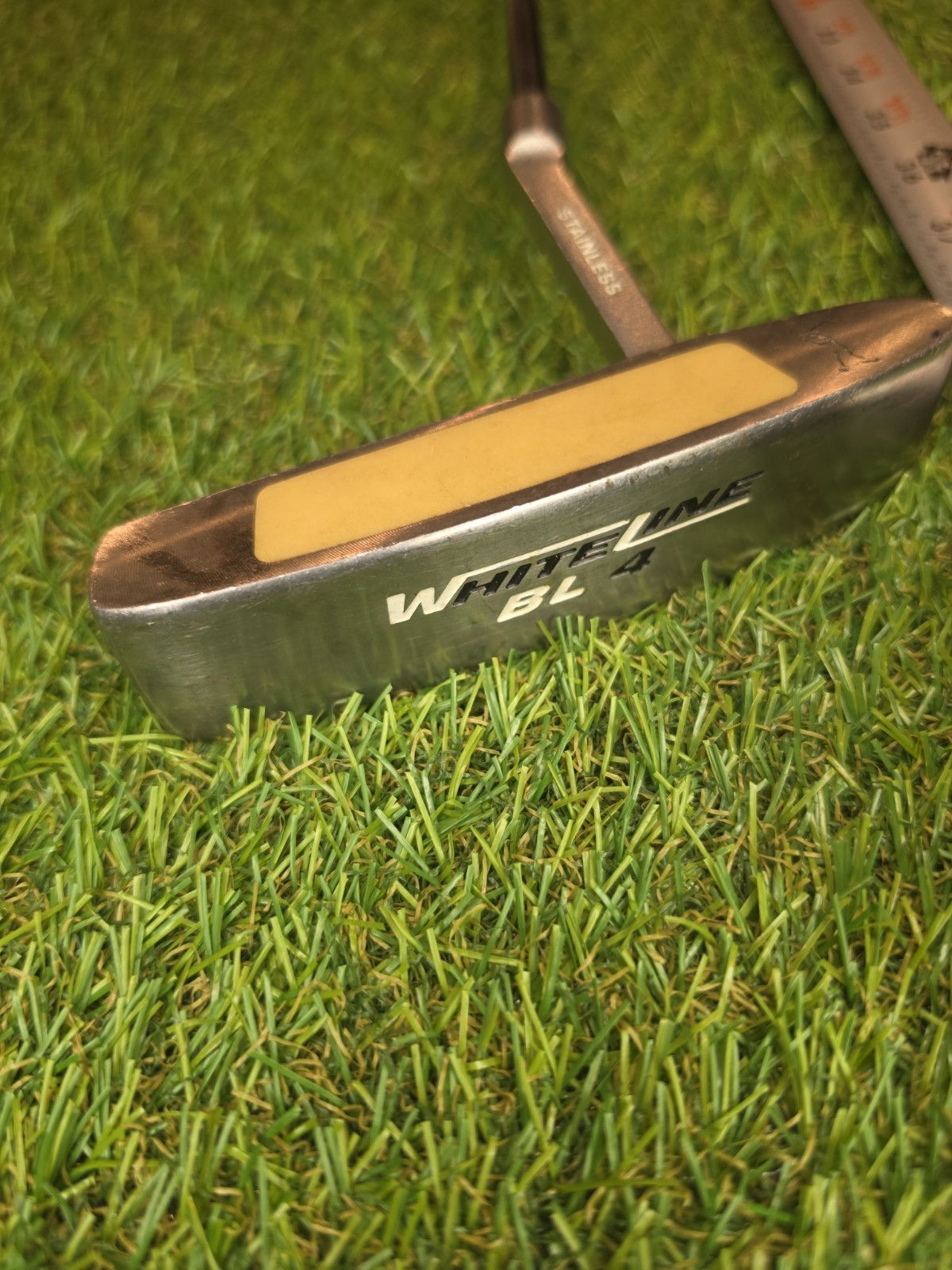 White Line BL4 Blade Putter