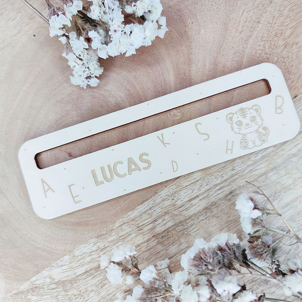 Miniaturbild: Lesehilfe aus Holz - personalisiert