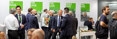 Reportage photographique réalisé sur un salon professionnel mettant en valeur un stand d’entreprise.