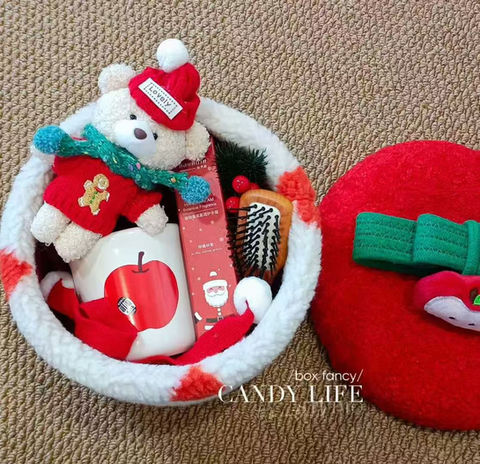 Christmas , X'mas Gift, Christmas Tree, hand cream 30ml with themed box