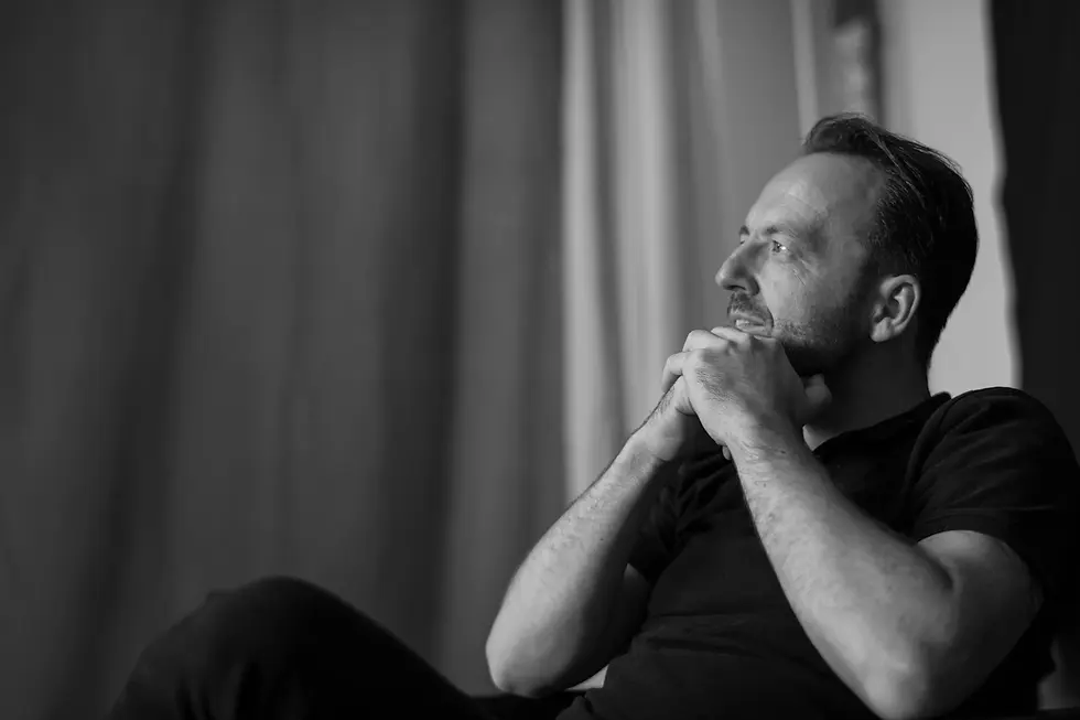 markus-bronold-schwarz-weiss-fotografie-alexander-kink-people-9.webp