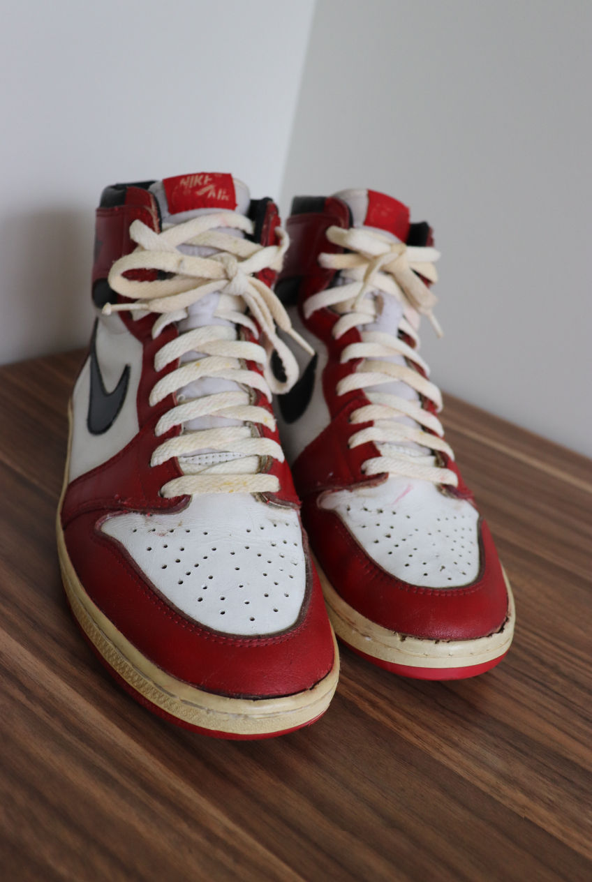 Thumbnail: OG 1985 Nike Air Jordan 1 "Chicago"