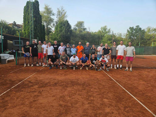 Učesnici prvog ONE POINT BP SLAM turnira na terenima TK ELITTE u Bijelom Polju