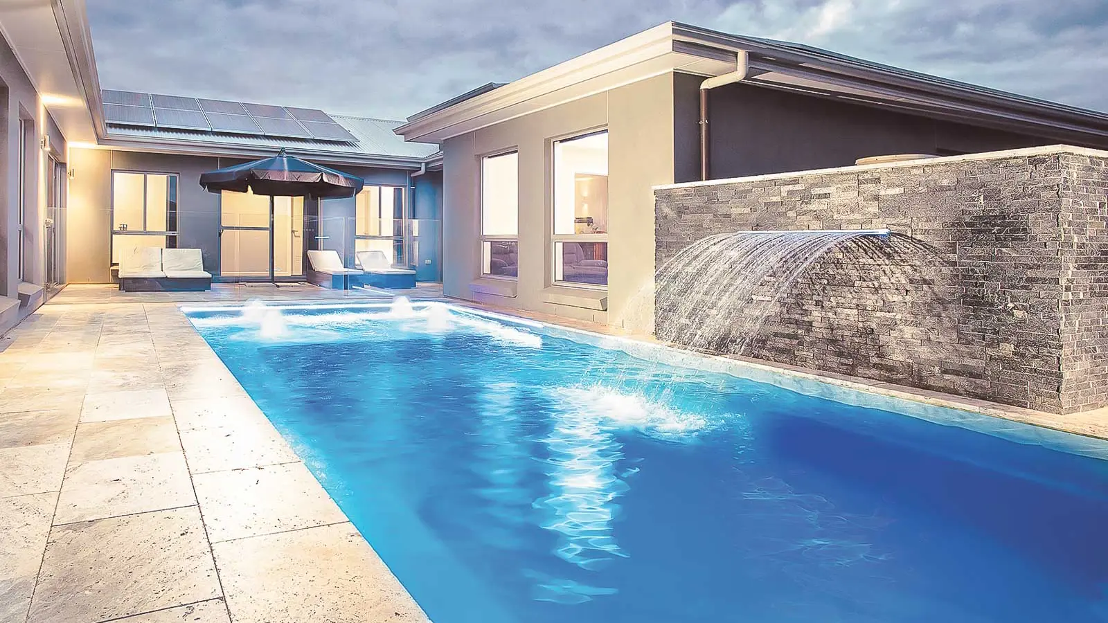 Leisure-Pools-Reflection-including-Splash-Deck-fiberglass-pool.webp