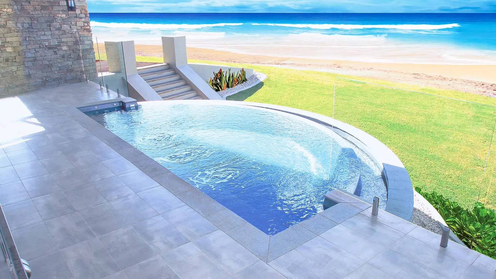 Leisure-Pools-Horizon-fiberglass-pool.webp