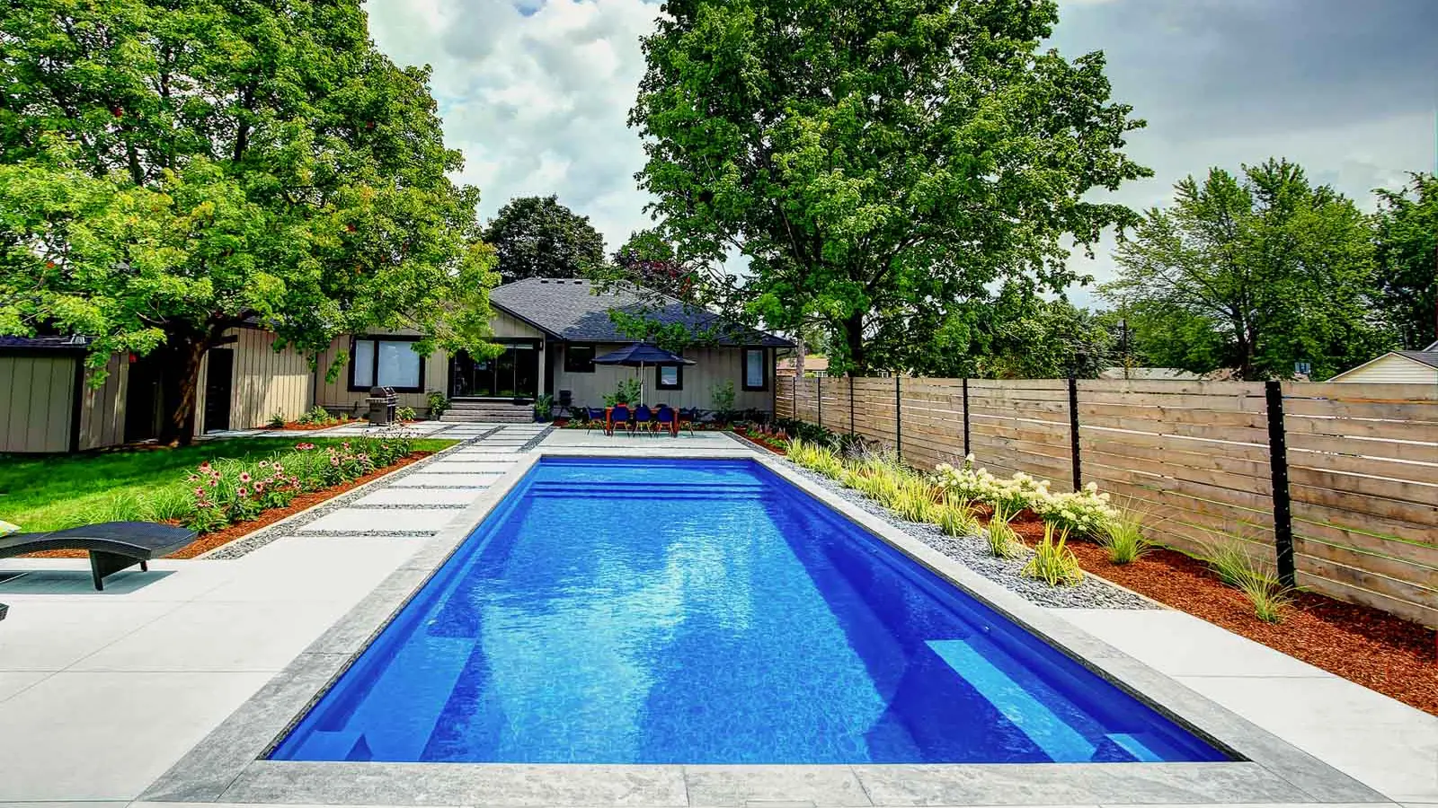 Leisure-Pools-Pinnacle-fiberglass-pool.webp