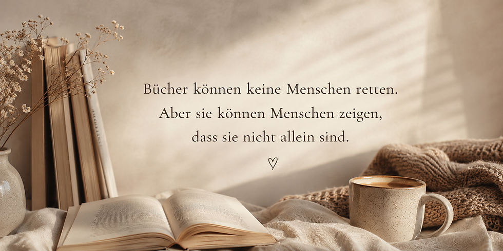 Gemütliche Buchszene mit Kaffee und emotionalem Zitat über mentale Gesundheit und das Gefühl, nicht allein zu sein