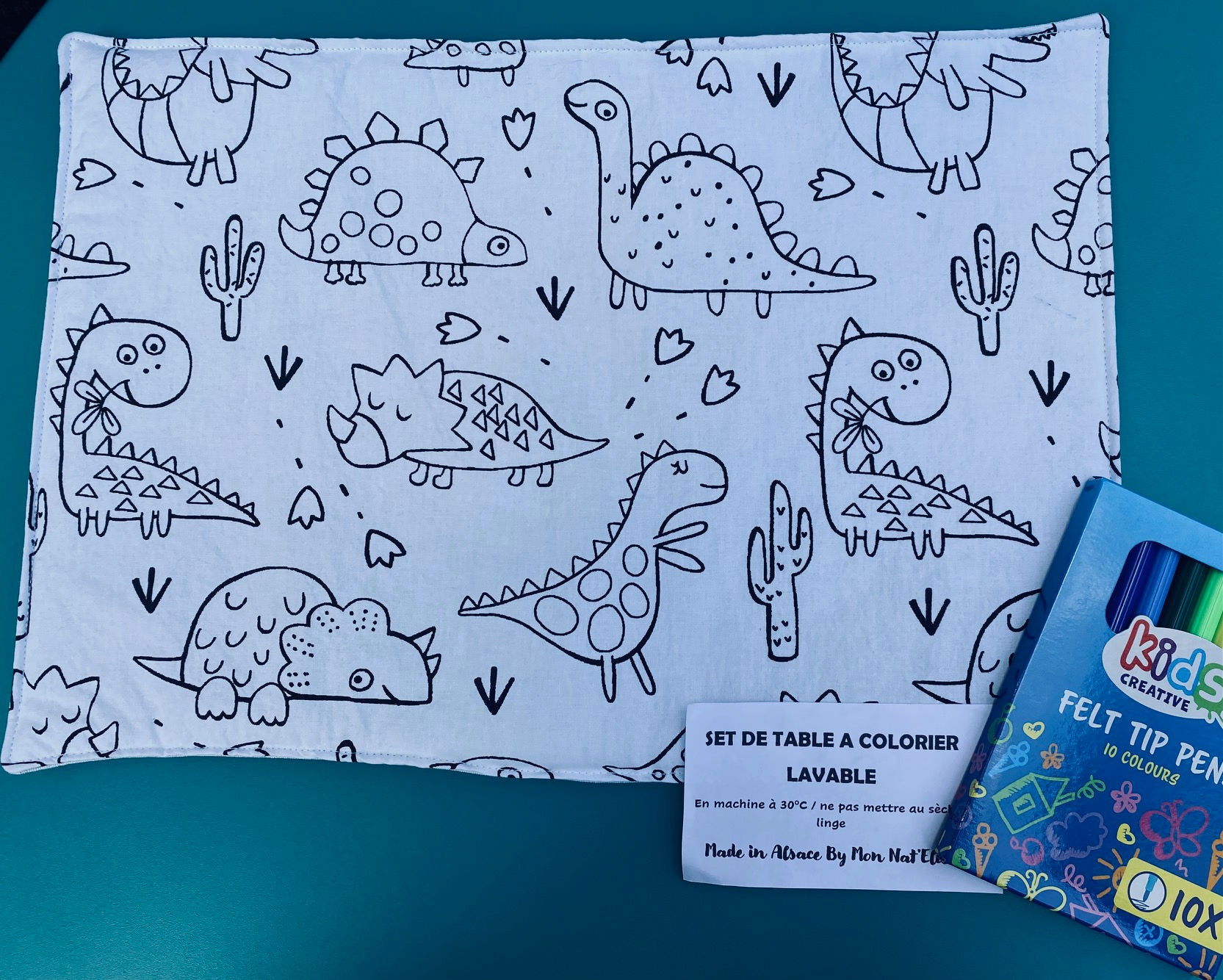 Set de table à colorier DINOSAURES 