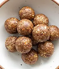 Almond-cinnamon Energy balls.webp
