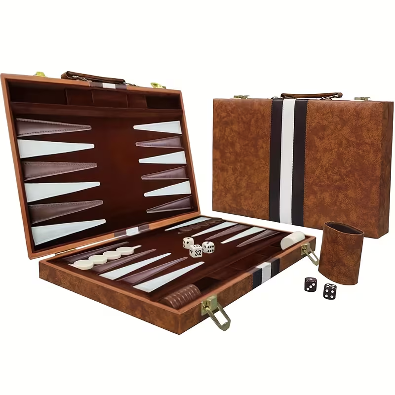 Et veldig eksklusivt og vakkert, og sammenleggbart Backgammon-sett med lærveske.