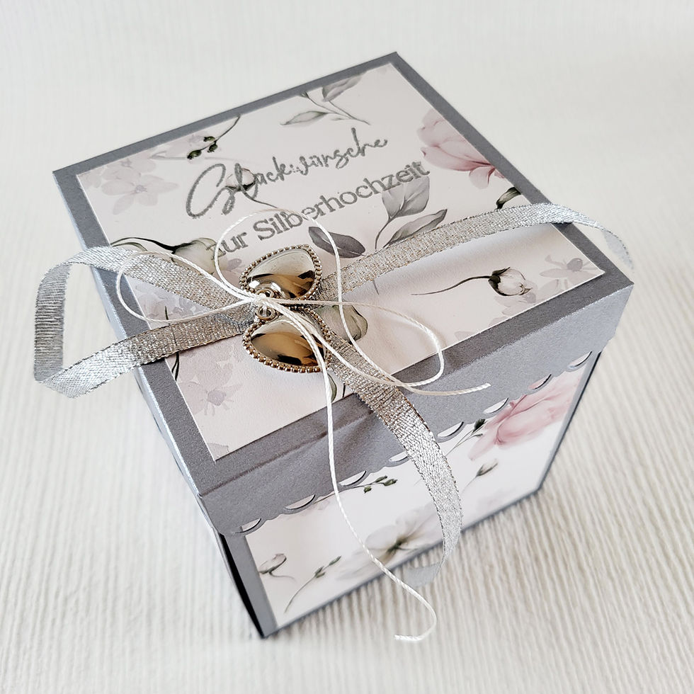 Geschenkbox als Geldgeschenk zur Silberhochzeit geschlossen