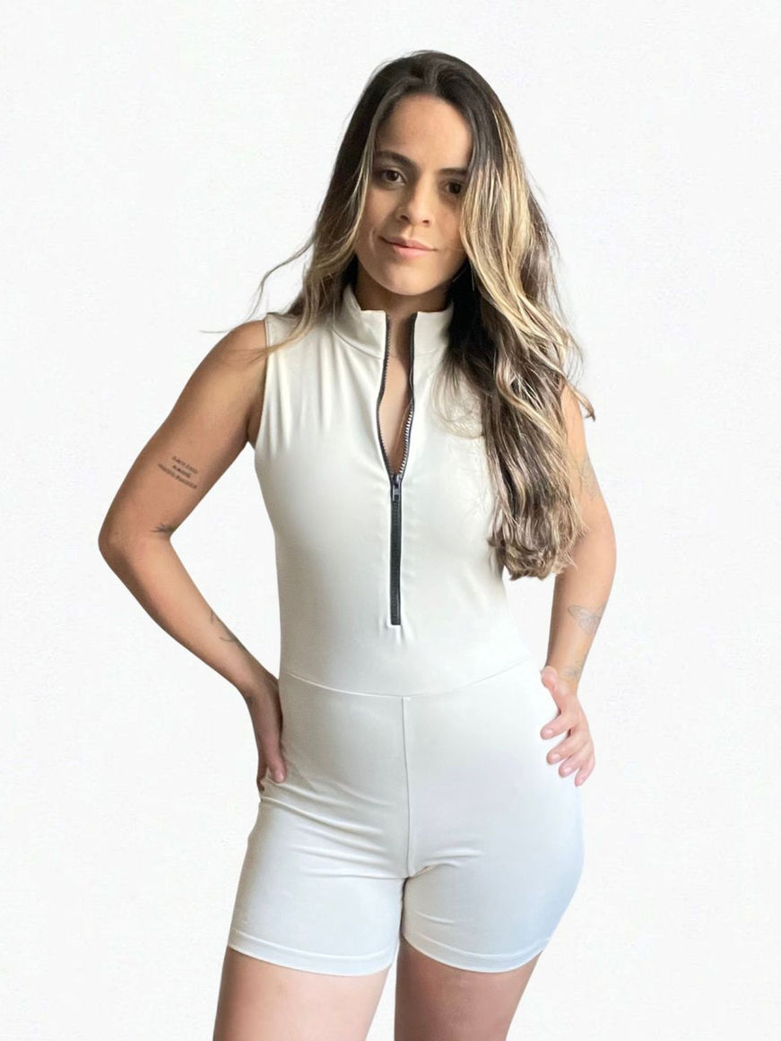 macaquinho-fitness-feminino-mayla-off-caphil