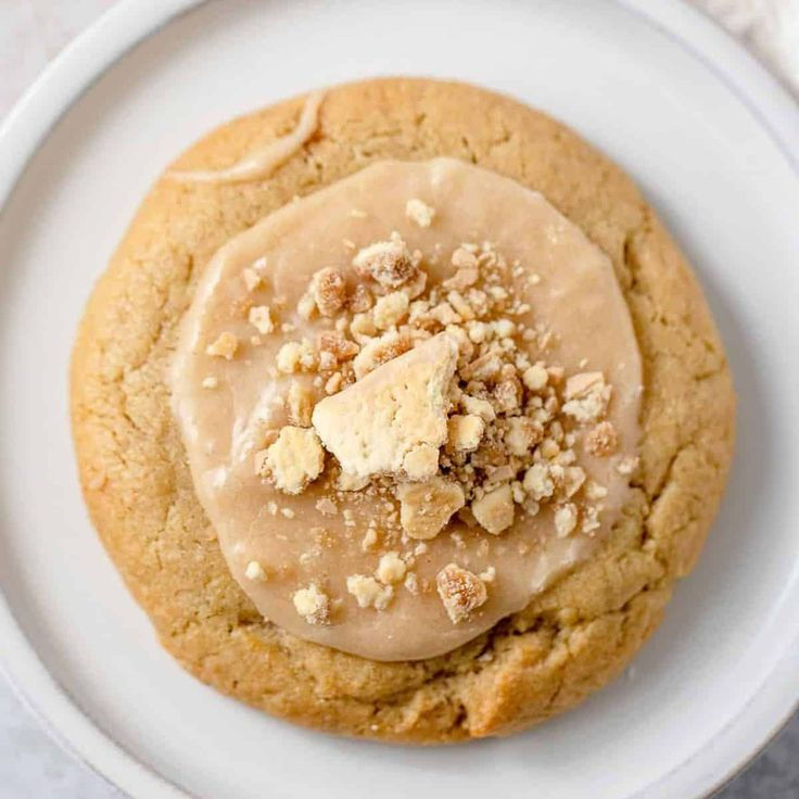 Maple Pecan Crumble Cookie