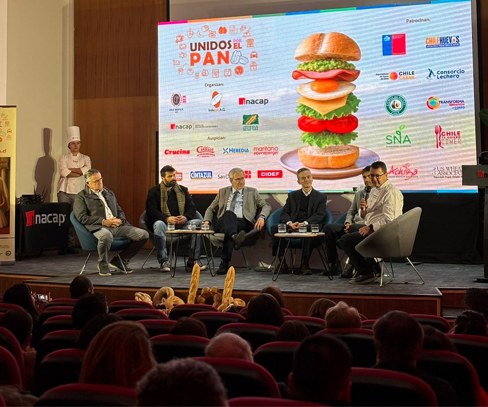 Durante dos exitosas jornadas y con nuestro alimento emblema como hilo conductor, representantes de uno de los sectores productivos más importantes de Chile se juntaron a dialogar sobre el presente y proyectar el horizonte de este rubro.