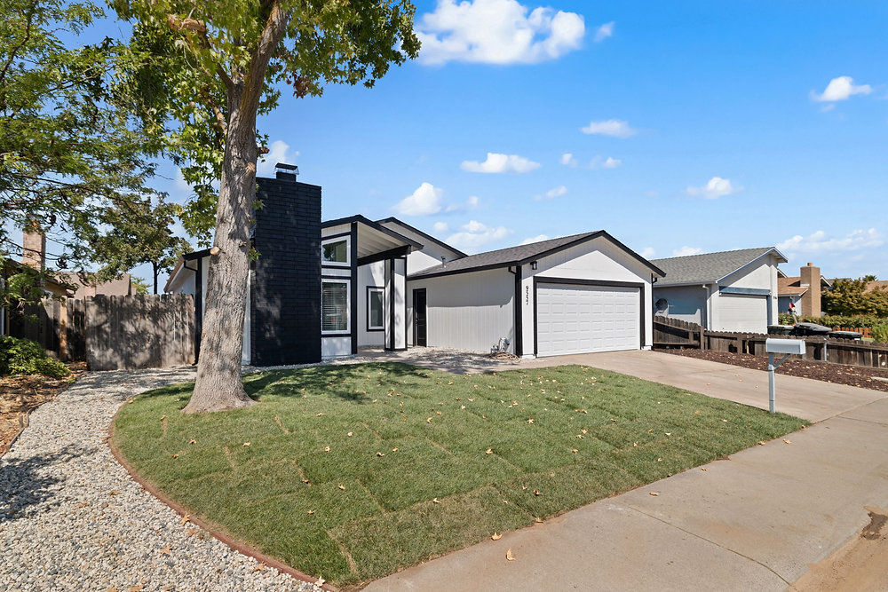 Meridy Rd Move-In Ready Marvel: Discover the Fully Updated Gem at 9557 Mirandy Dr!