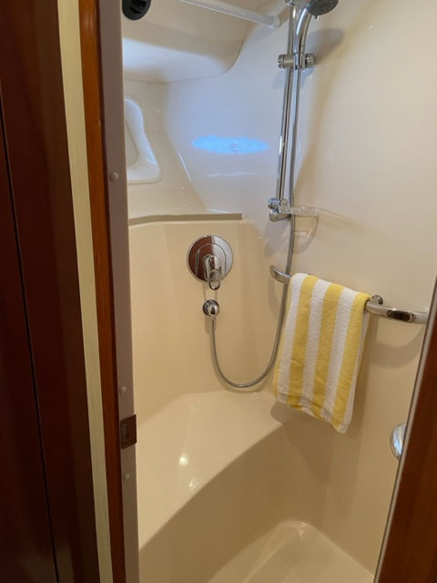 2005 Sea Ray 550 Sedan Bridge