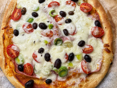 Lehká pizza s nízkým obsahem bílkovin