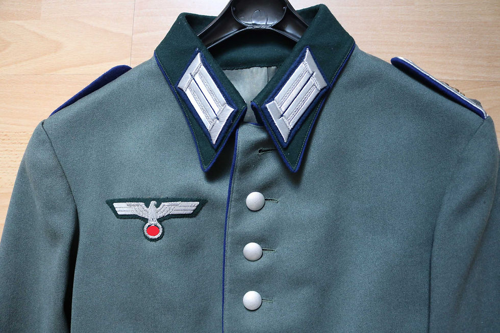 Thumbnail: Wehrmacht Parade-Waffenrock/Arzt, Kragen