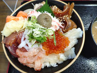 山芳亭の海鮮丼で、冬を先取りしてきました😋