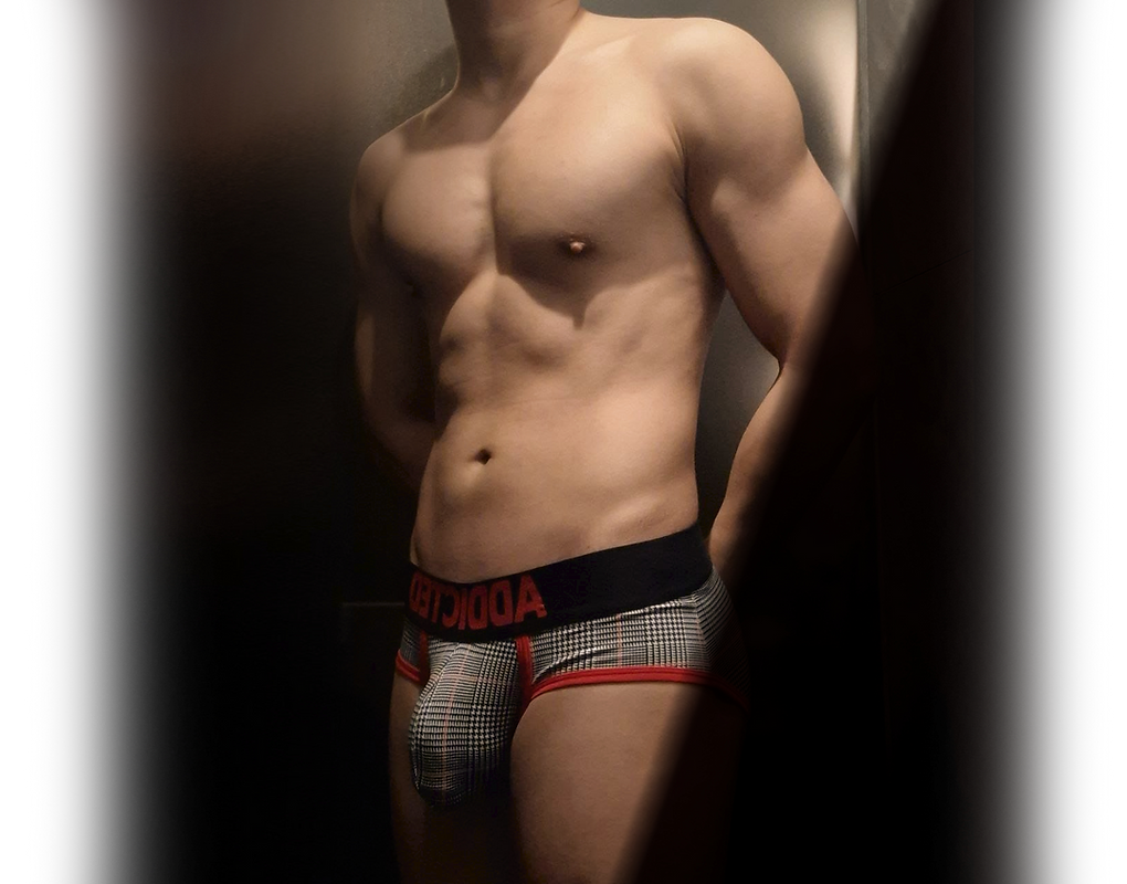香港 90 後大隻男按摩師 Zac - 提供男士推油及上門按摩, 香港男男按摩, Gay Spa, Gay Massage, Zac Massage, 香港同志按摩