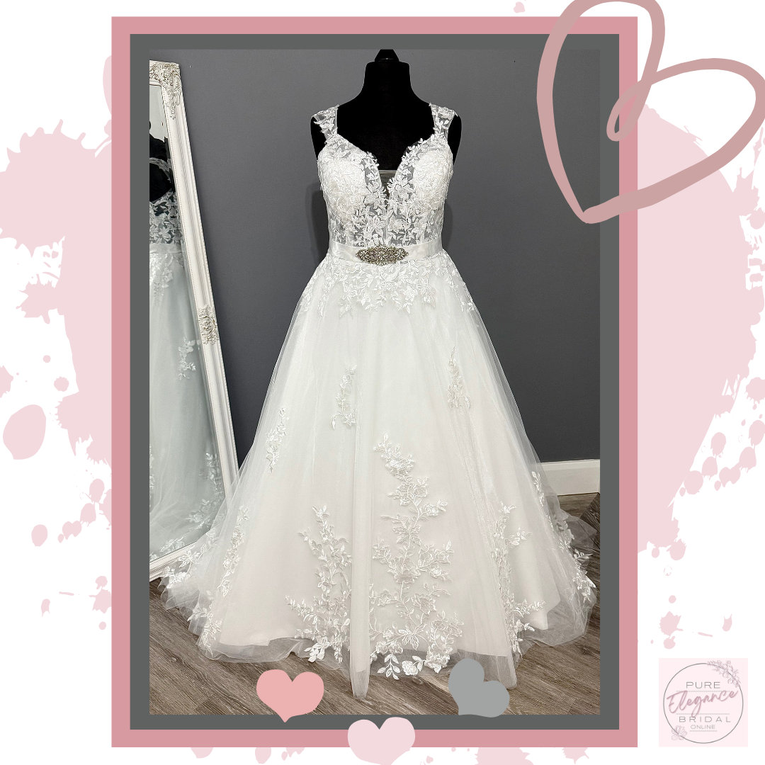 Size 18/20 ‘Xena’ Ivory Lace Wedding Dress with Queen Anne Neckline