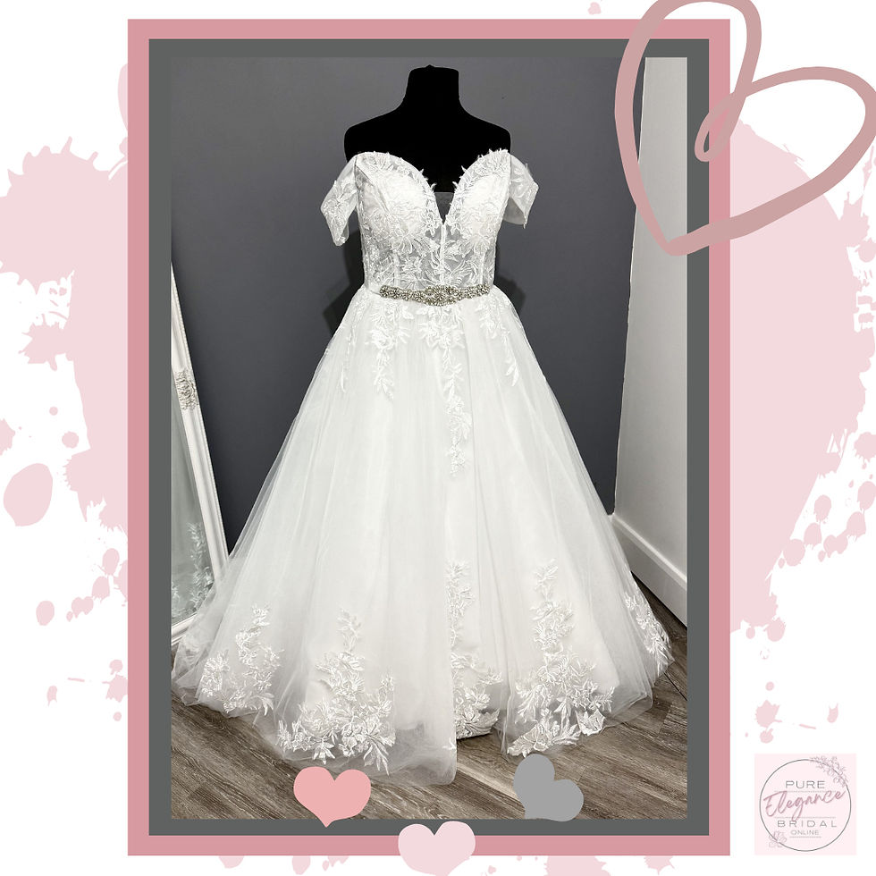 Thumbnail: Size 22/24 ‘Layla’ Pale Ivory Off Shoulder Lace Wedding Dress