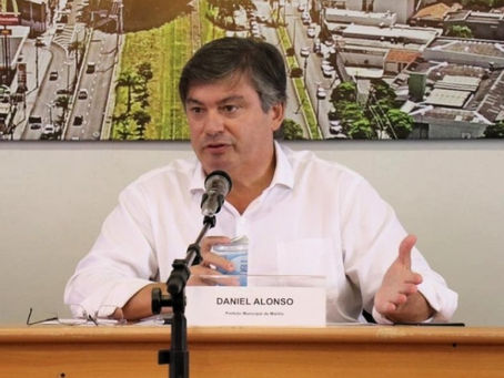 APROVADO POR LEI