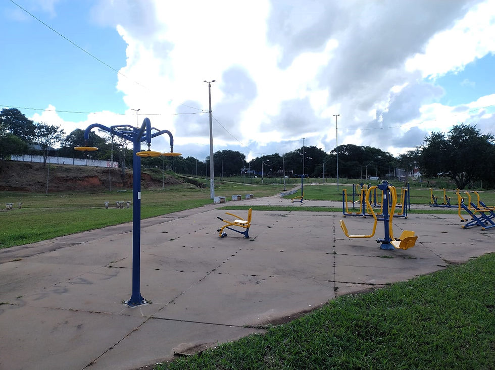Academia ao ar livre é o pouco que restou à depredação do patrimônio público no Parque do Povo