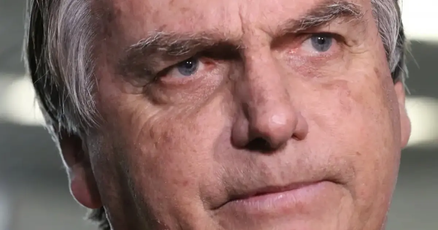 STF dá 24 horas para defesa de Bolsonaro explicar postagem de Eduardo sobre vídeo ao pai preso