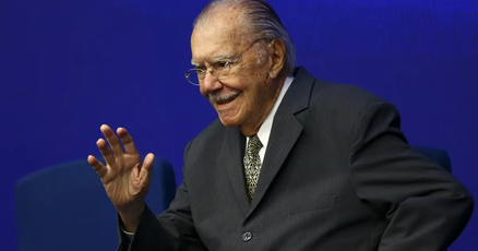 Sarney é internado no Sírio-Libanês para tratar pneumonia