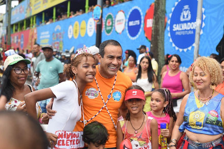 *“É o Carnaval com maior participação popular da história da cidade”, afirma Bruno Reis