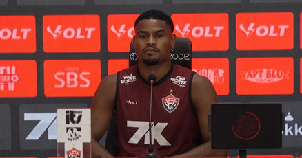 Nathan Mendes valoriza solidez do Vitória antes de enfrentar o Flamengo: "Nada que não possamos suportar"