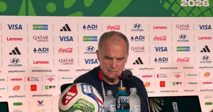 Marcelo Bielsa se irrita após eliminação do Uruguai e dispara: "Vamos logo com isso!"