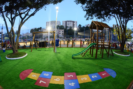 Prefeitura entrega praça requalificada e devolve espaço de lazer à comunidade do Marback