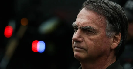 Prisão de Bolsonaro em regime fechado diminuiria para 2 a 3 anos em proposta do centrão