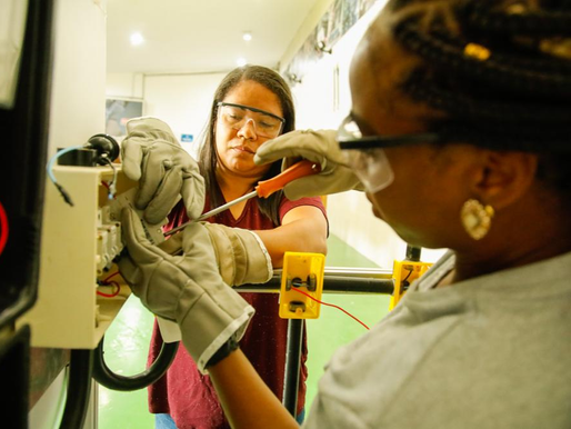 Salvador lidera geração de empregos no Nordeste em 2024 e é responsável por mais de um terço das novas vagas da Bahia