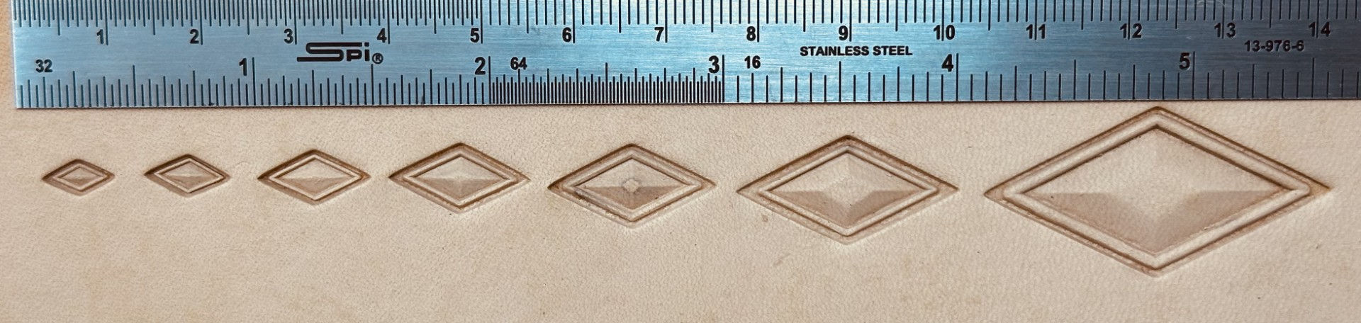 Hollow Diamond Geometric