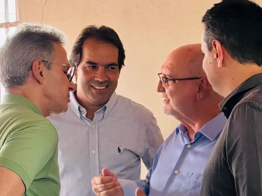 Governador Romeu Zema Discute Investimentos em Infraestrutura Durante Visita a Vazante