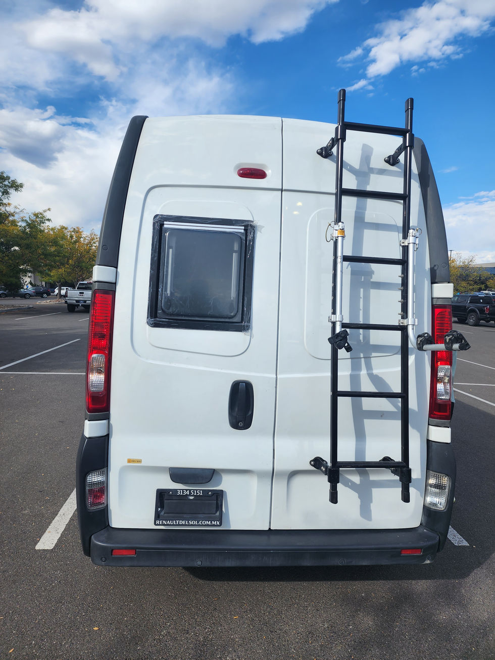 Santiago Falla, Van Build