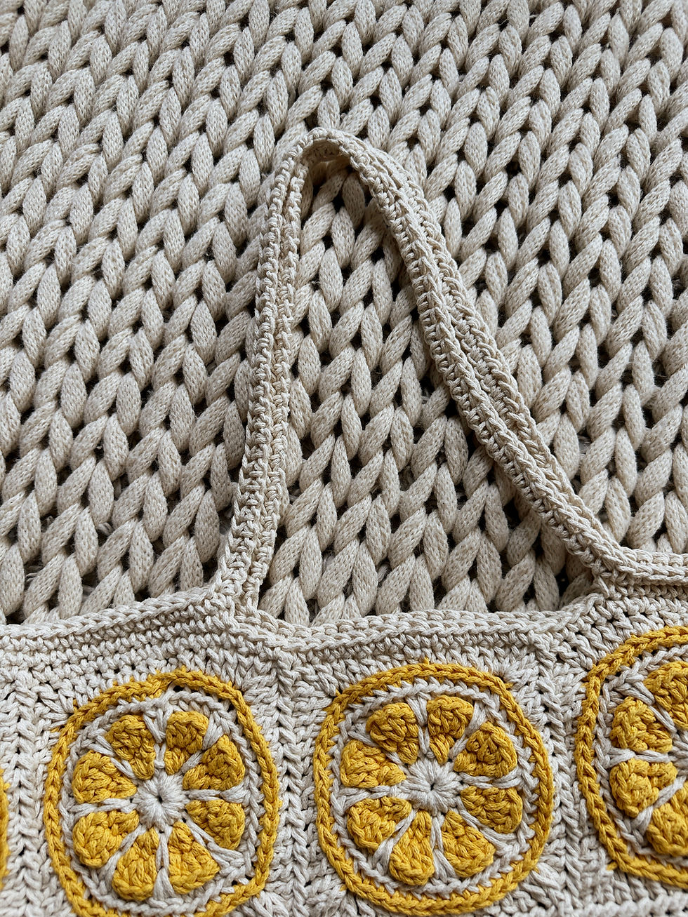 Thumbnail: lemon squeeze tote | crochet pattern