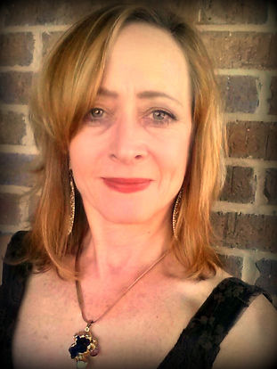 Metal sculptor Laura Walters Abrams